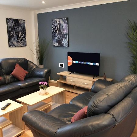 Chipad Duo - Comfy House With Parking And Garden Βίλα Τσίτσεστερ Εξωτερικό φωτογραφία
