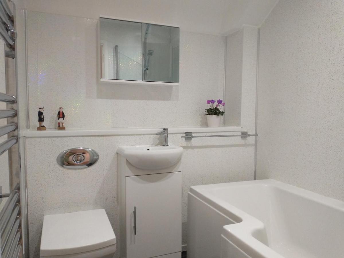Chipad Duo - Comfy House With Parking And Garden Βίλα Τσίτσεστερ Εξωτερικό φωτογραφία