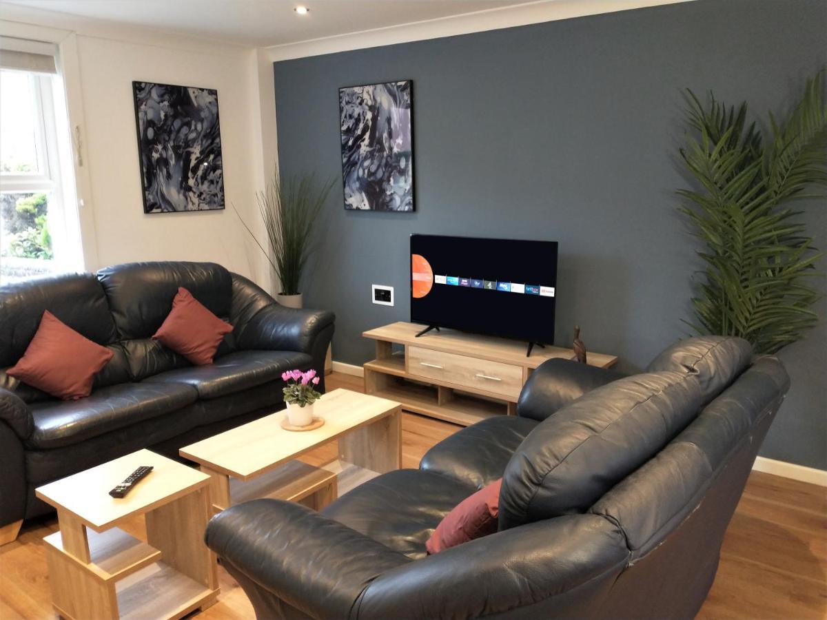 Chipad Duo - Comfy House With Parking And Garden Βίλα Τσίτσεστερ Εξωτερικό φωτογραφία
