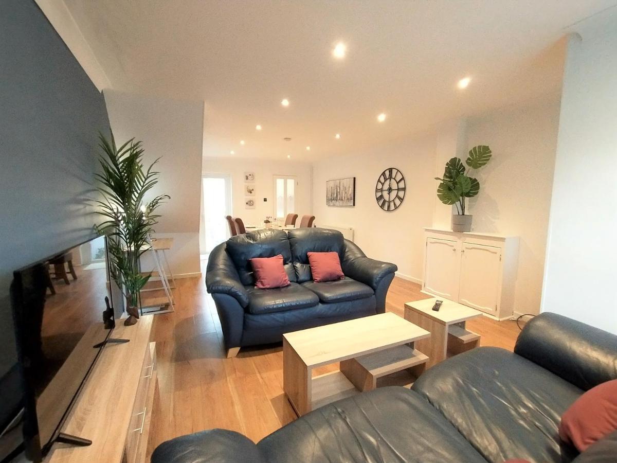 Chipad Duo - Comfy House With Parking And Garden Βίλα Τσίτσεστερ Εξωτερικό φωτογραφία