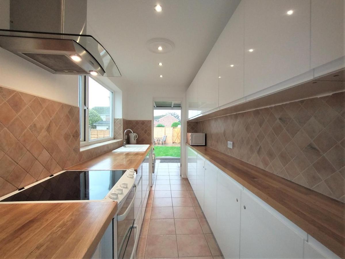 Chipad Duo - Comfy House With Parking And Garden Βίλα Τσίτσεστερ Εξωτερικό φωτογραφία