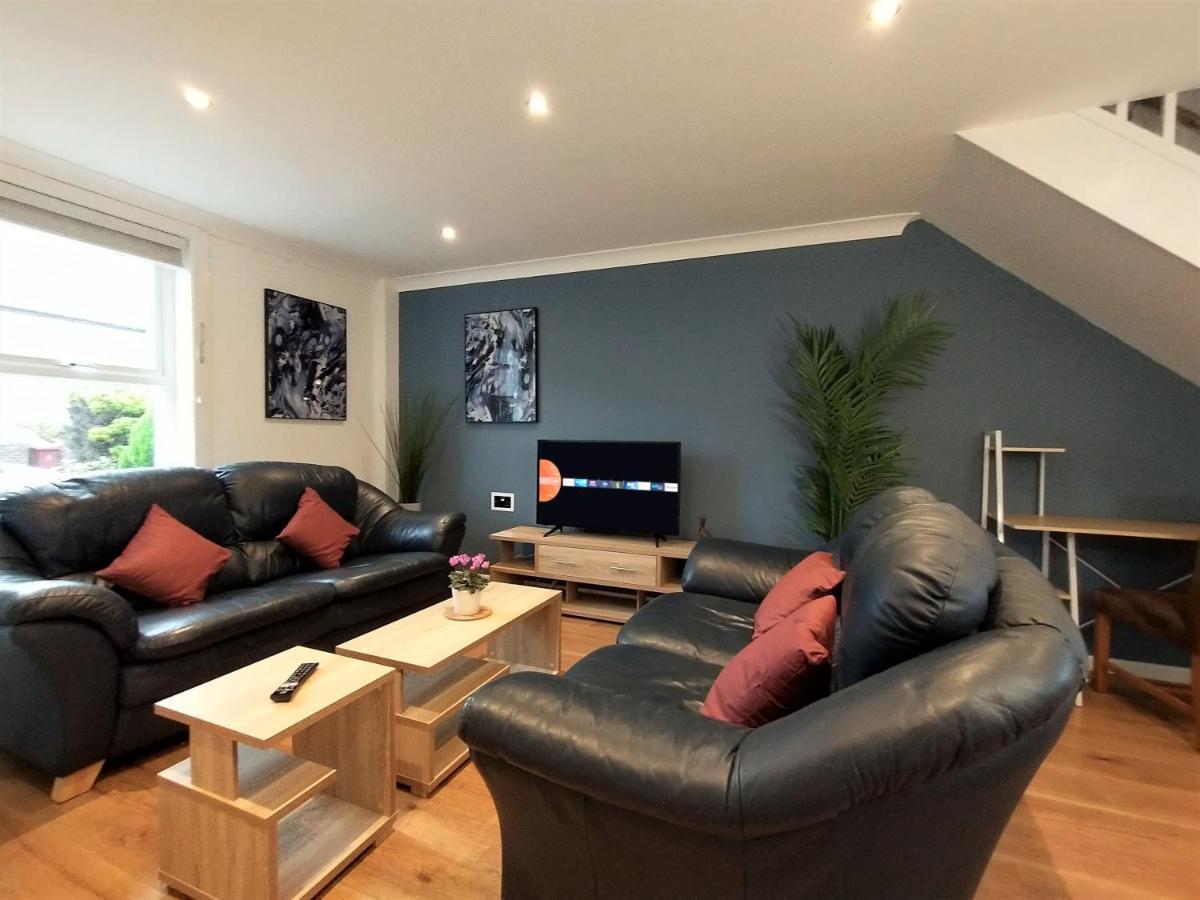 Chipad Duo - Comfy House With Parking And Garden Βίλα Τσίτσεστερ Εξωτερικό φωτογραφία