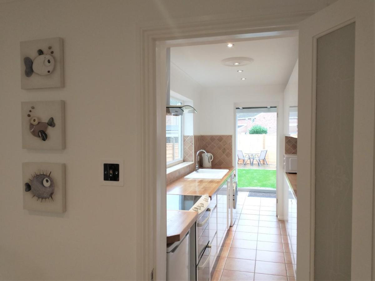Chipad Duo - Comfy House With Parking And Garden Βίλα Τσίτσεστερ Εξωτερικό φωτογραφία